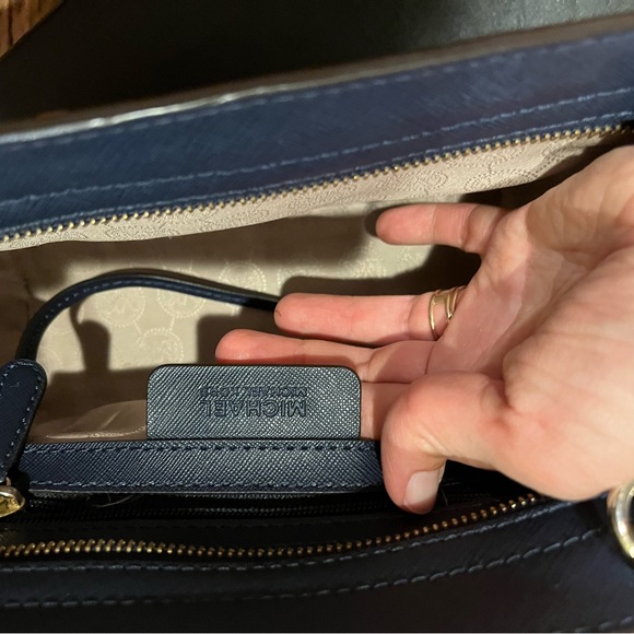 Michael Kors Selma studded crossbody bag, blue - Picture 3 of 5